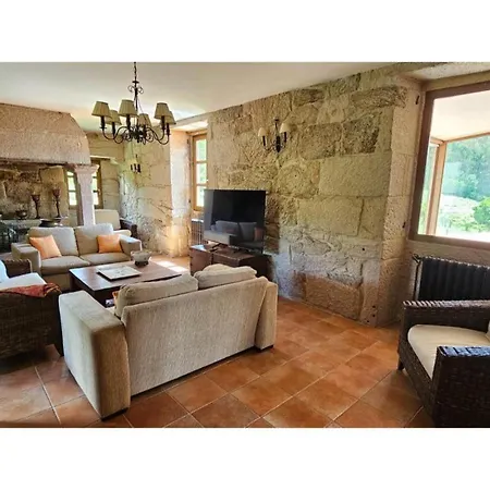 Holiday home Espectacular Casa Gallega Con Piscina Valeixe